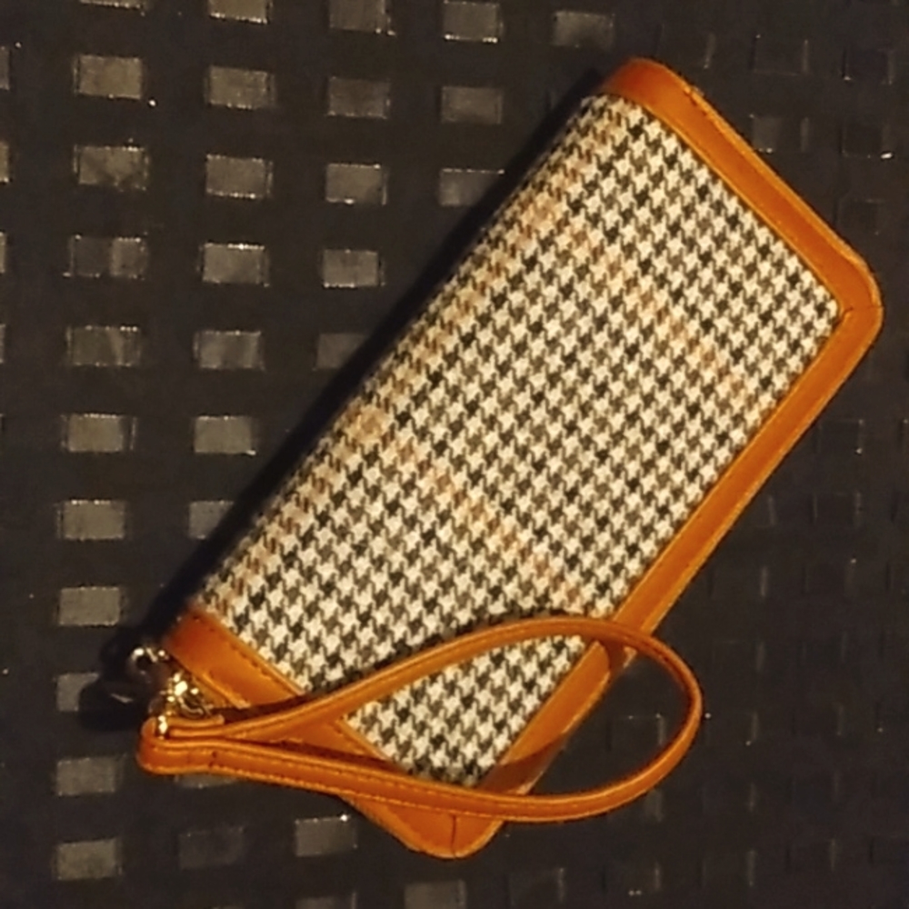 Plaid Wallet